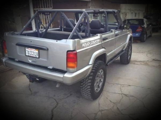 Illustration for article titled A Topless 2000 Jeep Cherokee for $6,500?